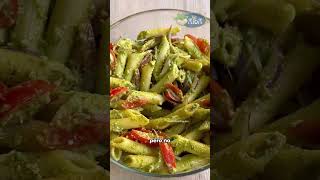 ENSALADA DE PASTA AL PESTO CON TOMATE amp MOZZARELLA 🍅🍃 receta fitness pasta youtubeshorts [upl. by Brnaba]