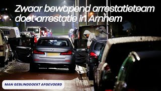 Zwaar bewapend arrestatieteam doet arrestatie in Arnhem [upl. by Akessej]