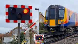 Wokingham Star Lane Level Crossing Berkshire [upl. by Blader]