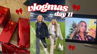 VLOGMAS DAY 11 Hungover Sundays Wrapping Presents [upl. by Elokkin]