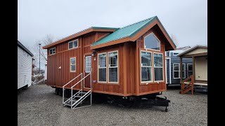 Luxurious Tiny House Cabin You Have Got to See This [upl. by Kiah]