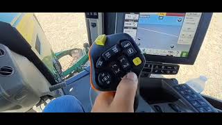 John Deere 412R self Propelled Sprayer Opening and Closing Booms [upl. by Ivy]