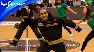 Los bomberos de Burgos bailan en apoyo a lucha contra la ELA [upl. by Naxela474]