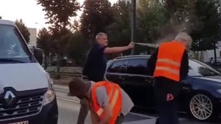 Angry motorist pepper sprays climate activists in the face [upl. by Myrle]