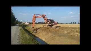 Pulizia fossi 2014 con FIAT HITACHI 1503 [upl. by Ardeha]