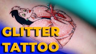 TATUAJE de Cruella de Vil estilo GLITTER Glitter tattoo paso a paso 😍✨ glittertatoo [upl. by Gnoud539]