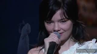 Bjork Live at Bunkamura Orchard HallTokyo 5th December 2001 [upl. by Eneryt]