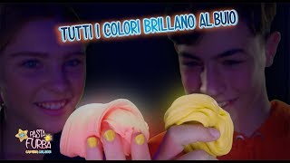 Tutti i colori BRILLANO al BUIO nuova Pasta Furba Cambia Color [upl. by Ihcekn126]