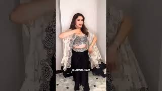 Sawali saloni teri mithi mithi baate shorts madhuridixitstatus MadhuriDixitNeneOfficial [upl. by Assyram]