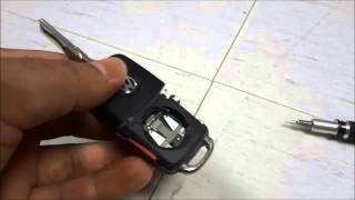 How To Change A Volkswagen Key Fob Battery New Style Key Fob With Black And Silver Logo [upl. by Hauhsoj476]