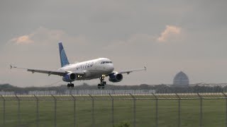 DO THEY NEED MORE PRACTICE United A319 Lands in Chicago on Runway 10R [upl. by Fogg782]