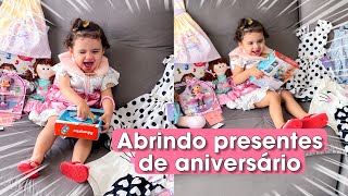 CLARA ABRINDO OS PRESENTES DO ANIVERSÁRIO DE 2 ANOS [upl. by Gentille]