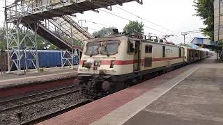 12988 Ajmer Sealdah Superfast Express skips Waria station at high speed [upl. by Winston]