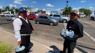 CRISIS quotAPRIETAquot A LOS MESEROS DE CULIACÁN QUE SALEN A VENDER AGUA A LA CALLE [upl. by Nahraf]