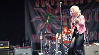 Samantha Fish BURNS UP THE STAGE WITH A sensual smoldering powerful PERFORMANCE   RYTHM amp ROOTS [upl. by Llimaj]