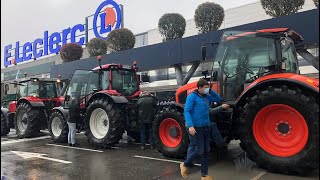 À Castelnaudary une plateforme logistique des hypermarchés Leclerc bloqué par des agriculteurs [upl. by Vincenta582]