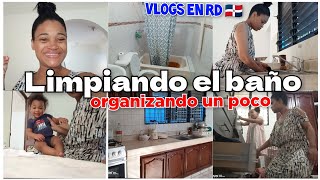 Limpiando el baño 🧽🚿🚽🛁 Organizando un poco ✅  Vlogs en RD 🇩🇴 [upl. by February420]