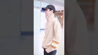 sweet fancam collection Neo 侯明昊 20181016 at the airport BeijingNanjing [upl. by Yovonnda383]