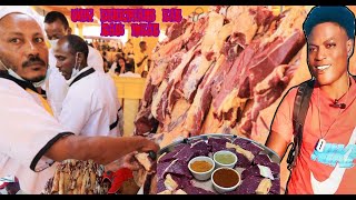 WHY ETHIOPIANS EAT RAW MEAT YOULL BE SHOCK WHY ETHIOPIANS EAT RAW BEEF GOA AND SHEEP MEAT [upl. by Dun882]