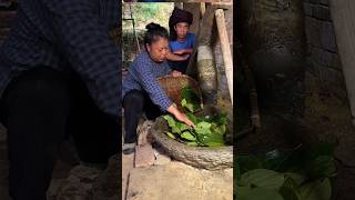 Making persimmon leaf paste the wisdom of the older generation leaf paste shorts [upl. by Esch]