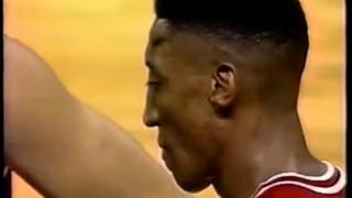 Alonzo Mourning elbows Scottie Pippen in the head  Bulls  Heat  Game 4 1997 Playoffs [upl. by Aenaj244]