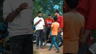 samosa dene ki jagah per dhakka de diyashortvideos trending youtubeshorts viralvideos [upl. by Asirram]