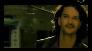 MINUTOS Ricardo Arjona video oficial [upl. by Allekim]