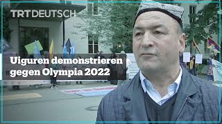 Uiguren demonstrieren gegen Olympia 2022 [upl. by Enirrok]