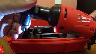 Unboxing and use of Milwaukee 2457 38quot ratchet  Fantastic [upl. by Haroldson499]