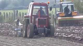 Labour Same Léopard 85 avec charrue Lemken 4 socs  Plowing with tractor Same and plow Lemken [upl. by Idnir]