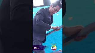 PATRÍCIA REFAZ ICÔNICA BRINCADEIRA DE SILVIO silviosantos patriciaabravanel sbt [upl. by Ytsim875]