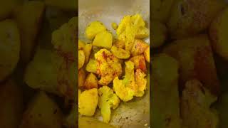 Alu fulkofir tarkari alu gobi tarkari food cooking shortvideo [upl. by Shaff]