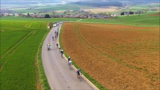 Course cycliste en vue aérienne filmé d’un drone [upl. by Aklam489]