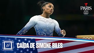 Simone Biles de USA sufre caída en la viga y queda fuera del podio  Juegos Olímpicos París 2024 [upl. by Retsbew]