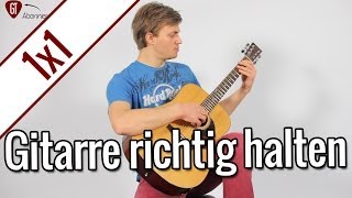 Gitarre richtig halten  Gitarren 1x1 [upl. by Tristam199]