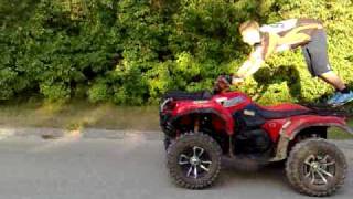 Yamaha Grizzly 660 wheelie by Kriss [upl. by Voltmer519]