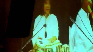 Ustad Zakir Hussain and Pt Hariprasad Chaurasia  Amazing Jugalbandi [upl. by Aneeuqal]