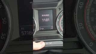 2017 Skoda Octavia vRS reset oil service and inspection service warning light [upl. by Lutim]