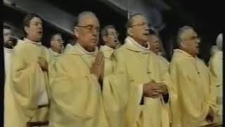 Le grand miracle dune hostie en lévitation à Lourdes en 1999 [upl. by Mercola]