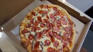 Food Review in Gainesville Georgia at Johnny’s New York Style Pizza [upl. by Mathews527]