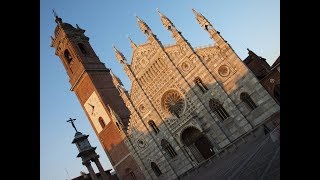 Places to see in  Monza  Italy  Duomo di Monza [upl. by Abelard267]