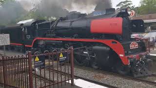 R766 hauling 9S93 Picnic Train through Bundanoon 19 October 2024 [upl. by Idur243]