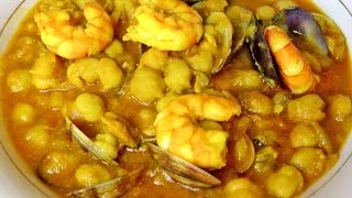 Potaje de garbanzos con almejas y langostinos [upl. by Nimsaj939]