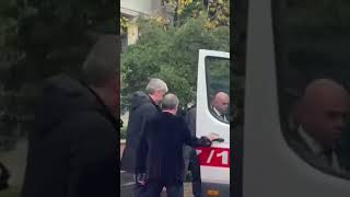 Deputeti Lefter Gështenja nuk ndjehet mirë ambulanca vjen në Kuvend për ta marrë [upl. by Acinna]