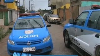 Polícia faz operação de combate ao tráfico de drogas em Macaé RJ [upl. by Bennet]