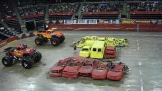 El Diablo vs El Toro Loco  Monster Jam 2013 [upl. by Niarbo867]