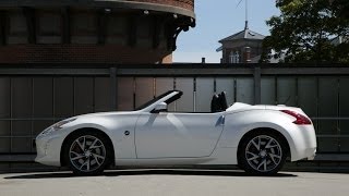 Nissan 370Z Roadster vs Coupe  Black vs White [upl. by Namsaj54]