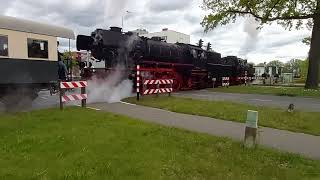 Stoomlocomotieven 64415 en 23076 in duotractie bij de VSM [upl. by Lirva938]