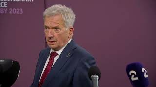 Arrival and doorstep Sauli Niinistö FI [upl. by Lleksah]