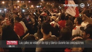 Hinchas celebran la clasificación de Perú al Mundial Rusia 2018 [upl. by Yenitirb]